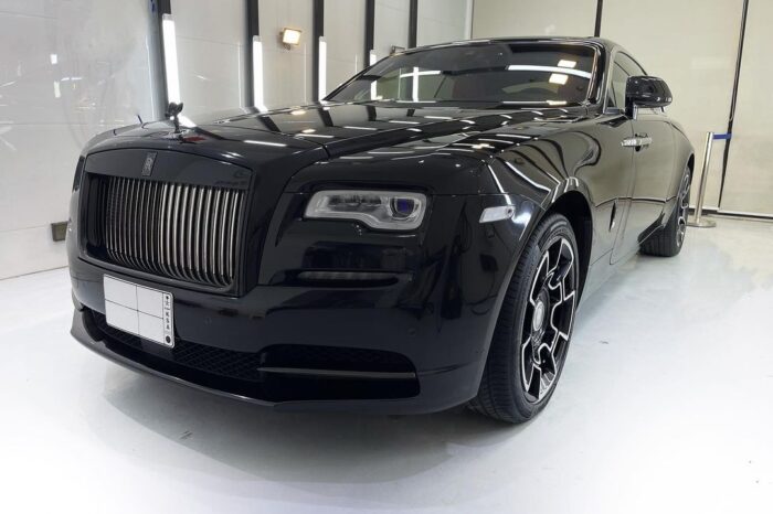 Rolls Royce Wraith black budge